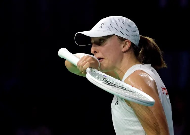 Image for Tennis-Swiatek accepts one-month suspension after failing doping test, says ITIA