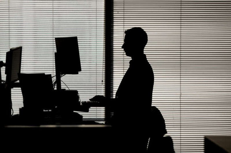 Image for UK pay deals cool for first time in 2023, easing pressure on BoE: XpertHR