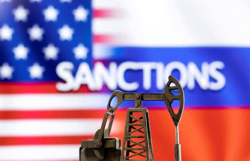 Image for Exclusive-Russian oil refining rises as US sanctions target crude exports - sources