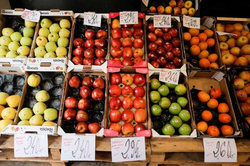 Image for Spain announces $10.6 billion package to ease inflation pain