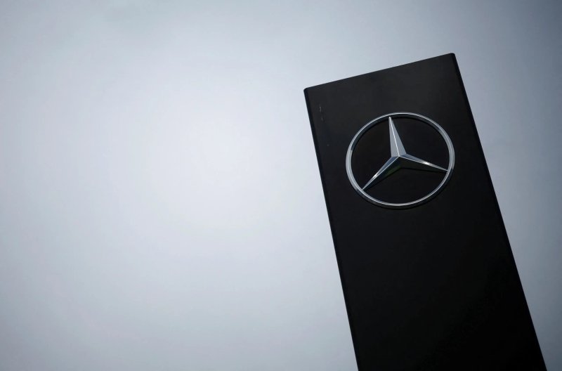 Image for Mercedes partly loses class action case over diesel defeat devices