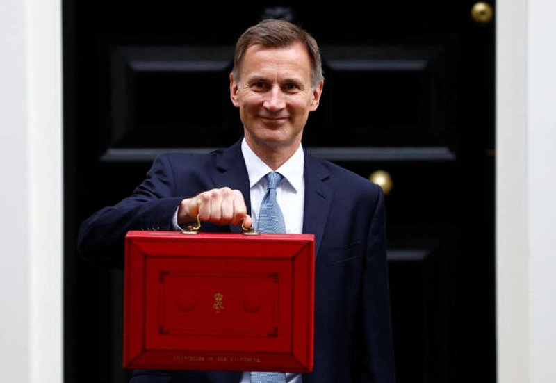 Image for UK finance minister Hunt: Good news the economy is growing