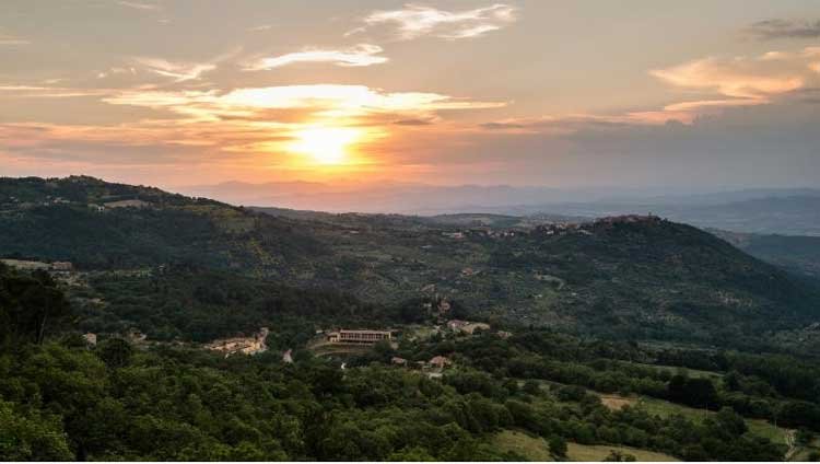 Scenic view of Castel del Piano, an ancient hilltop town in Tuscany - Global Banking & Finance Review