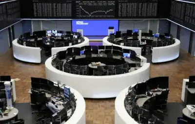 Image for European shares strengthen, but tech stocks under pressure