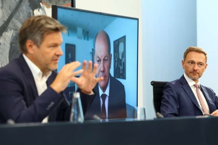 German Chancellor Olaf Scholz discussing energy price measures - Global Banking & Finance Review