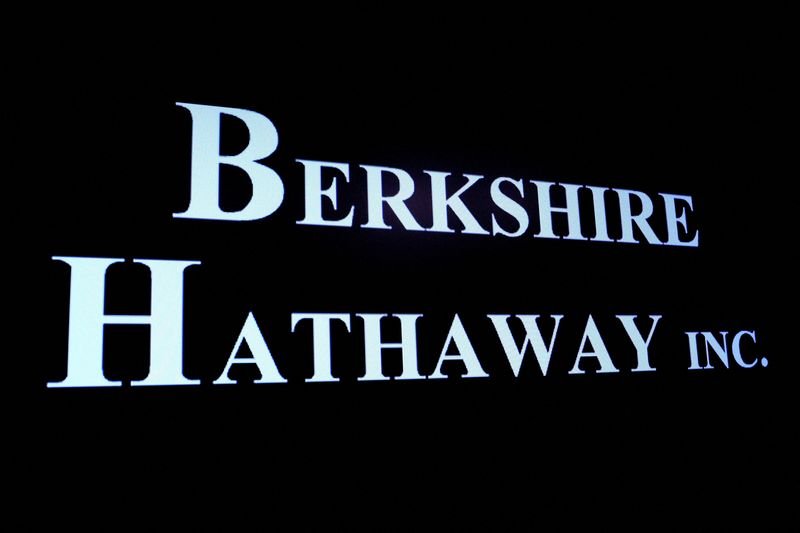 Berkshire Hathaway's investment strategy in Japanese trading houses - Global Banking & Finance Review