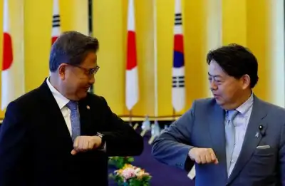Image for S.Korea, Japan foreign ministers meet to tackle historical disputes