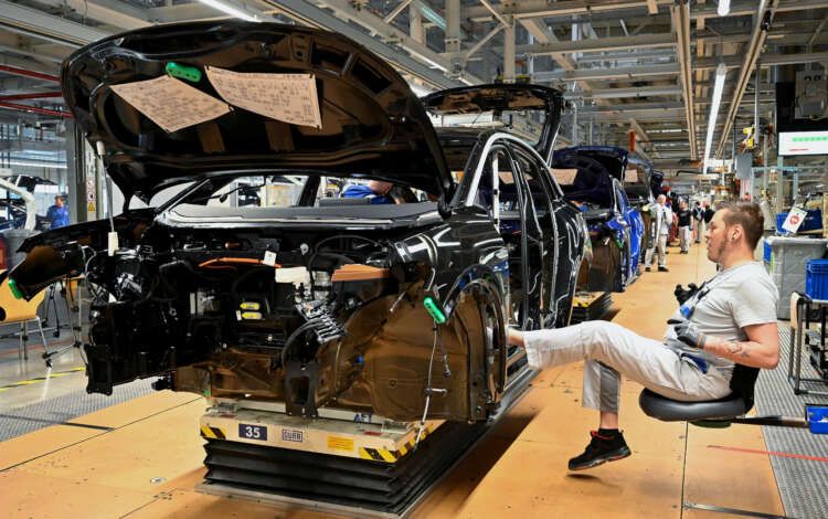 Image for Material shortages ease in German industry but carmakers struggling