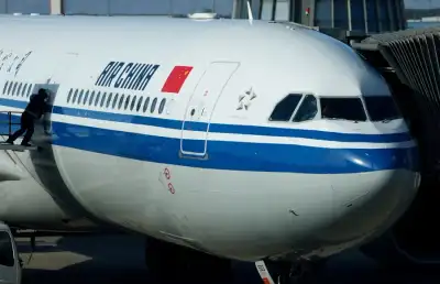 Image for Top Chinese airlines’ profits fall as flagging economy pressures fares