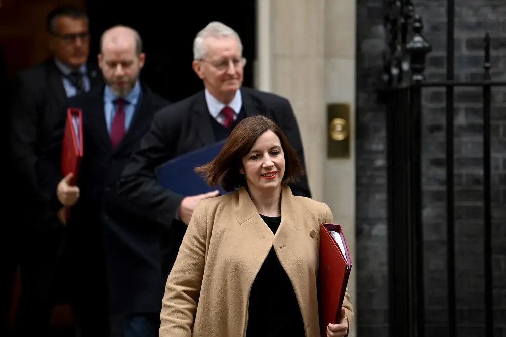 Protesters rally against rising university tuition fees in England - Global Banking & Finance Review