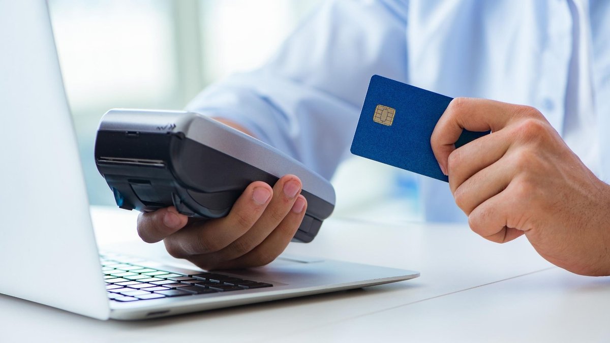 Illustration of AI technology enhancing transaction processing for Visa - Global Banking & Finance Review