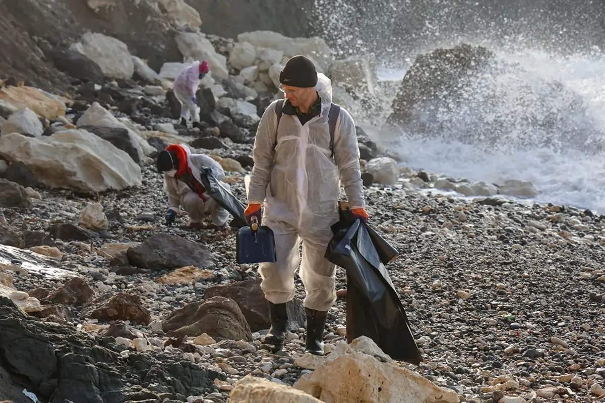 Oil spill in the Black Sea amid Russian cleanup efforts - Global Banking & Finance Review