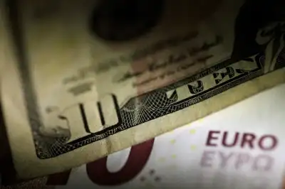 Image for Euro sags, yen jumps as investors bet on BOJ shift