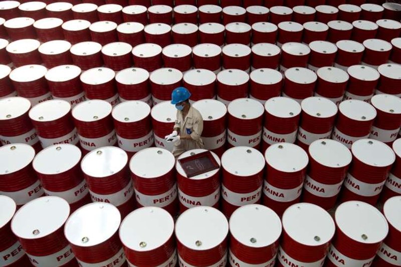 Image for OPEC+ swerves Ukraine crisis and sticks to oil output plans