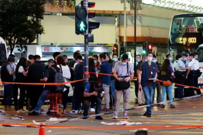 Image for Hong Kong policeman was stabbed in “lone wolf” attack- security chief