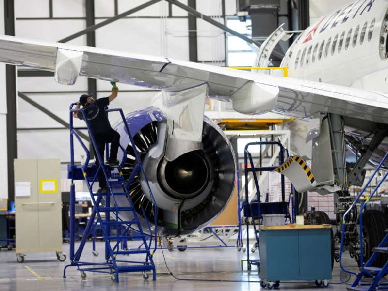 Image for Airbus puts supply chain executive at helm of loss-making A220