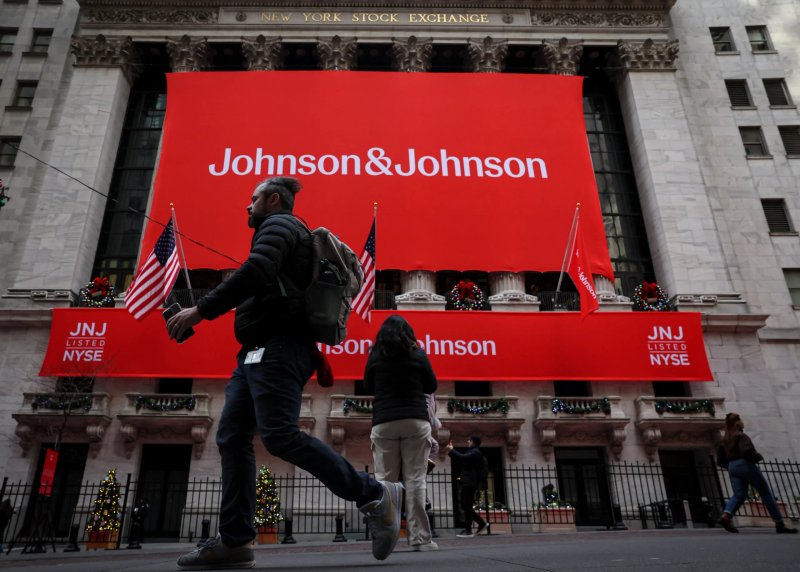 Image for Johnson & Johnson reaches $700 million talc settlement with US states