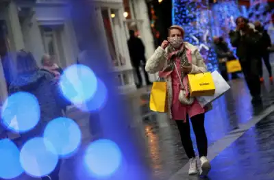 Image for UK consumer spending plunges as new lockdown bites – Barclaycard