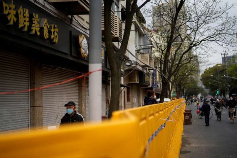 Image for Shanghai residents rush to stock up as second stage of COVID lockdown looms