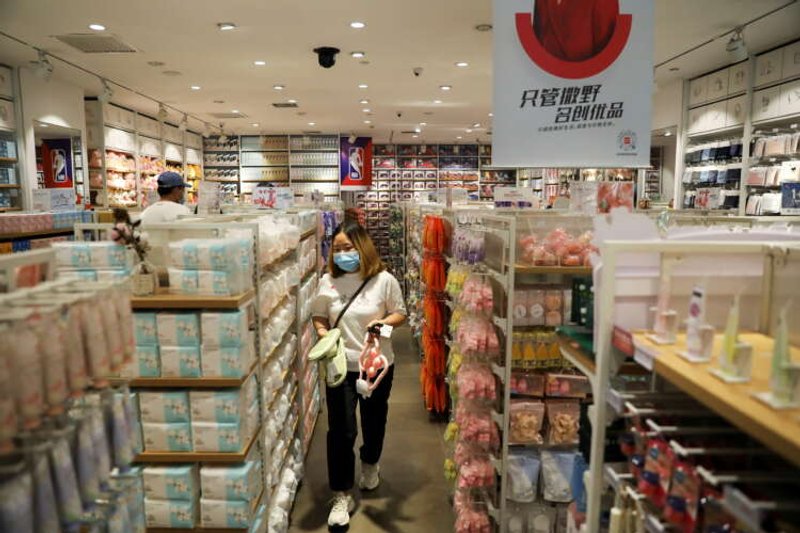 Image for China’s Miniso to double U.S. stores, add NY ‘flagship’ as pandemic slashes mall rents