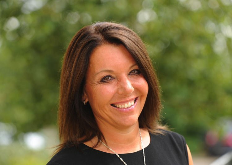 Illustration of secure email practices in finance to prevent fraud - Global Banking & Finance Review