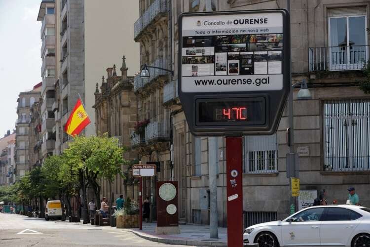 Image for Portugal and Spain swelter in heatwave, wildfire risk grows