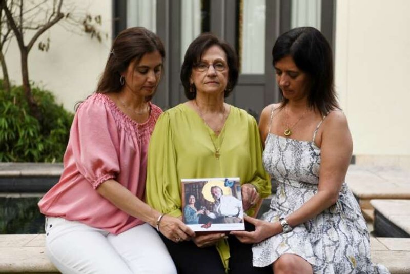 Image for U.S. COVID-19 deaths cross painful 600,000 milestone as country reopens