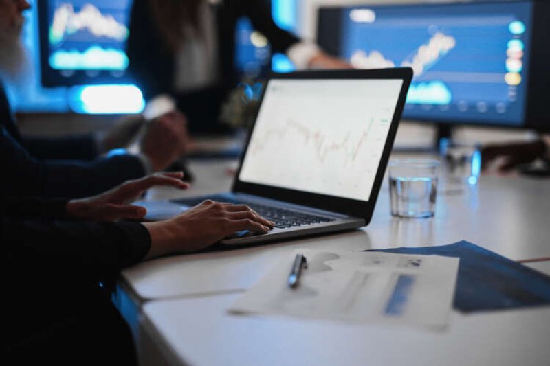 Image for How to successfully implement a currency hedging strategy