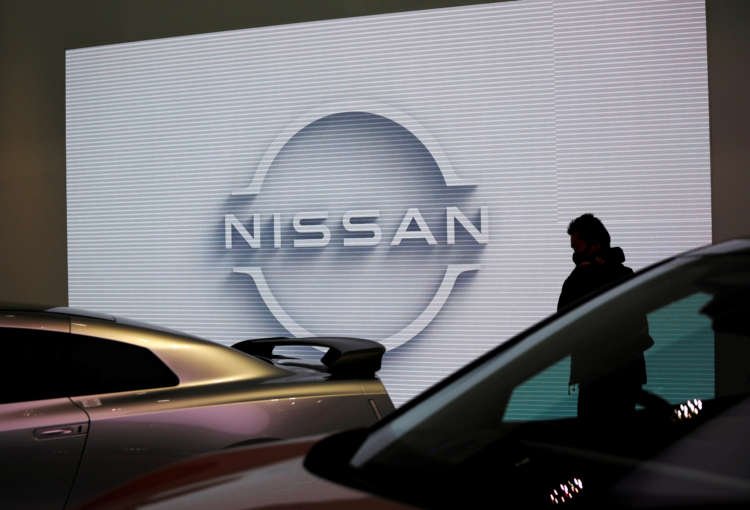 Image for Japan car makers scramble to assess impact of Renesas auto chip-plant fire