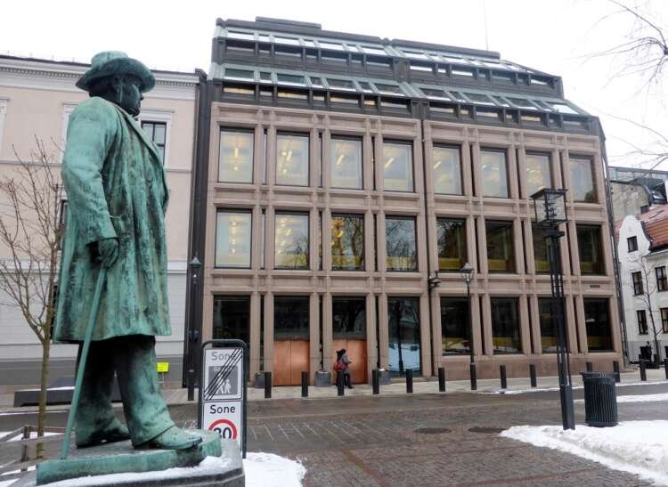 Exterior view of Norges Bank in Oslo, Norway, related to interest rate decisions - Global Banking & Finance Review