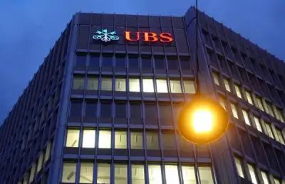 Image for U.S. watchdogs scrutinise UBS over staff messaging