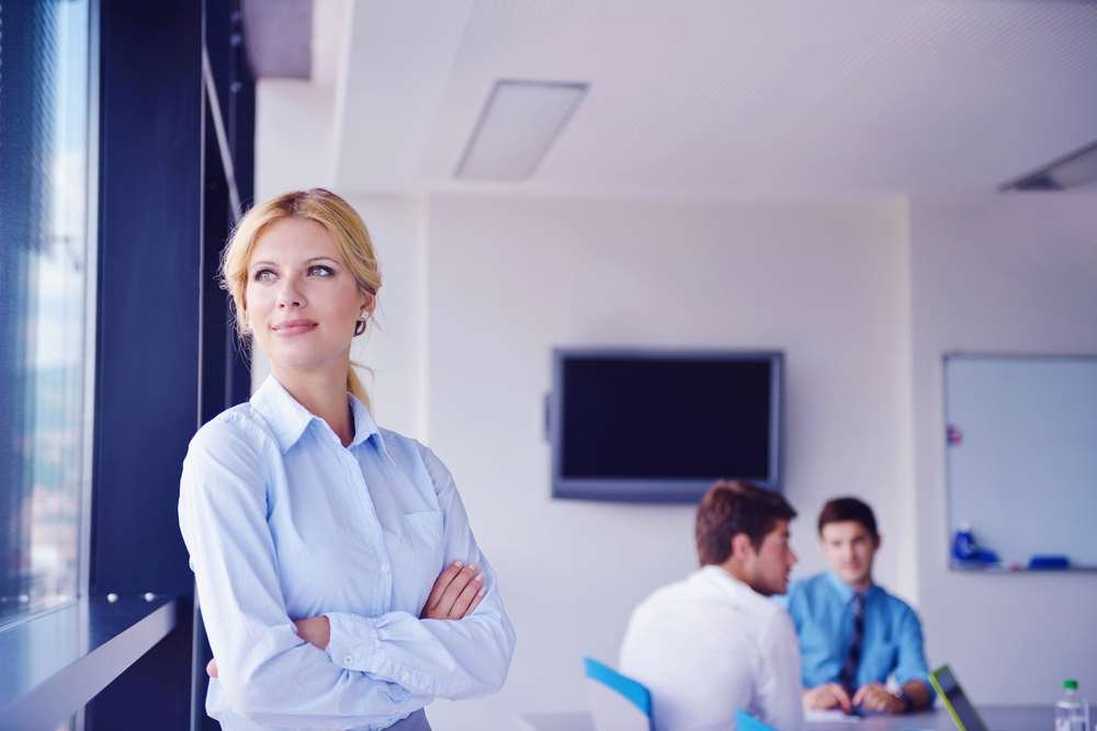 Professional negotiation scene for a pay rise discussion - Global Banking & Finance Review