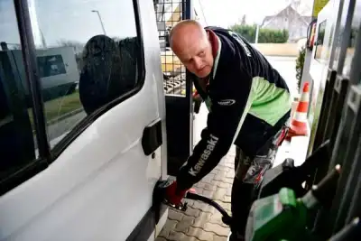 Image for Exclusive-EU’s Breton tells Hungary to suspend discriminatory fuel prices – EU document