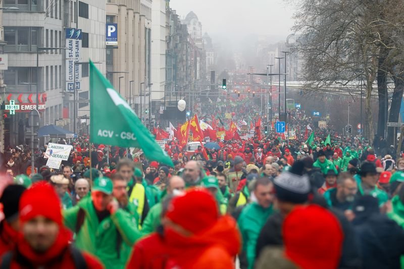 Crowds protesting against pension reforms in Belgium, halting air traffic - Global Banking & Finance Review