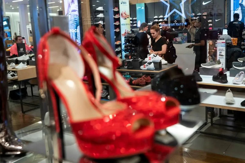 Image for Luxury slowdown prompts fears of inventory pile-up over key holiday season