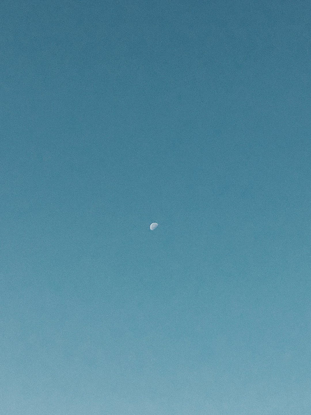 Graph showing French blue-chip stocks decline amid budget concerns - Global Banking & Finance Review