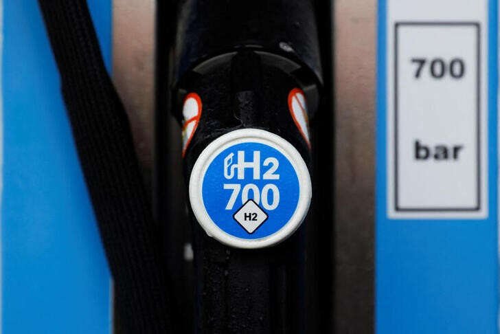 Hydrogen filling station in Berlin showcasing green energy solutions - Global Banking & Finance Review