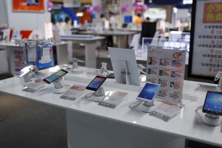 China’s smartphone shipments build on post-pandemic rebound in February