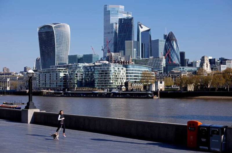 Image for London takes aim at New York with five-year financial plan