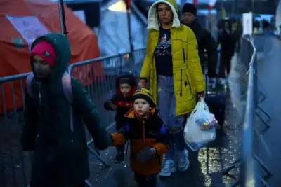 Image for Exhausted volunteers run low on supplies as Ukraine refugee crisis drags on