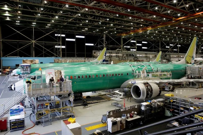 Image for Boeing execs stand by 2025-26 financial guidance; near-term focus is safety