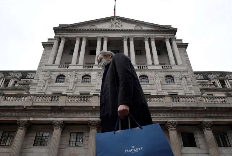 Image for BoE flags risk of recession and 10% inflation as it raises rates again