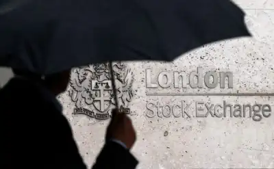 Image for Energy stocks, homebuilders boost FTSE 100; DH Smith slumps