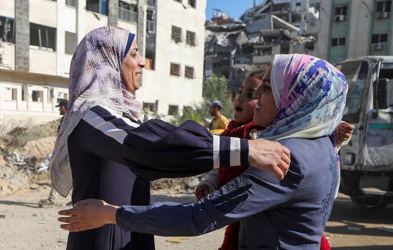A joyful family reunion in northern Gaza post-ceasefire amid returning crowds - Global Banking & Finance Review