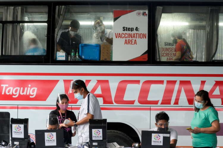 Vaccination scene in Metro Manila amid Duterte's COVID-19 vaccine mandate - Global Banking & Finance Review