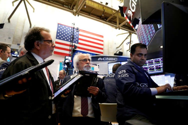 Traders on the New York Stock Exchange reacting to stock market declines amid recovery fears - Global Banking & Finance Review