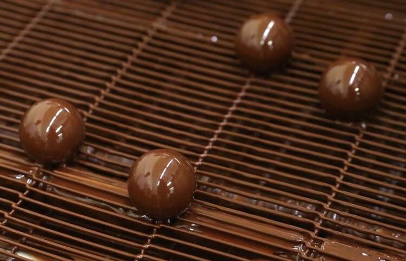 Image for Rising prices curb consumers’ taste for chocolate
