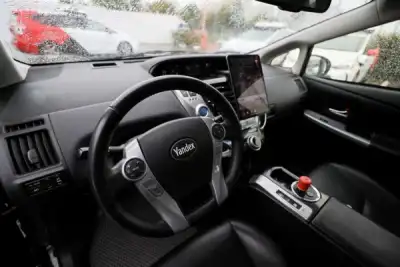 Image for UK government green lights ‘self-driving’ cars on motorways