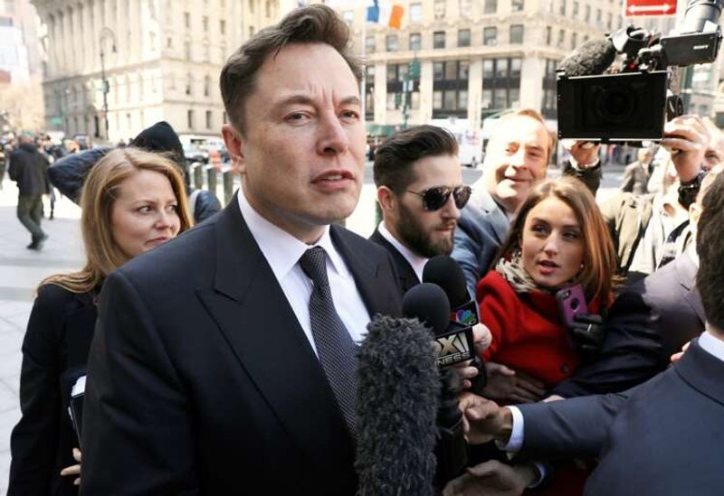 Image for Explainer-Can Elon Musk defy a court if ordered to buy Twitter?