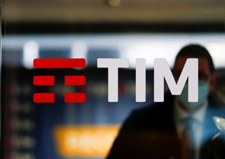 Image for Telecom Italia seeks 3 billion euro credit line with state guarantee – sources